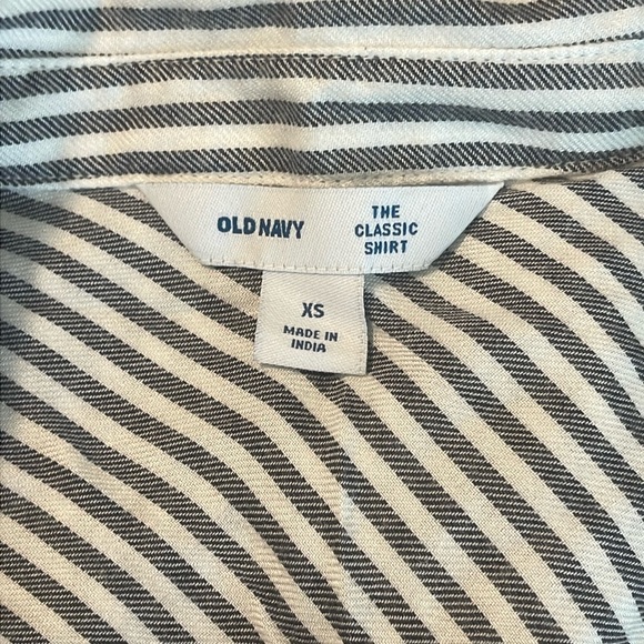 NWT Old Navy The Classic Shirt Gray Stripe Size XS NWT - Picture 3 of 5